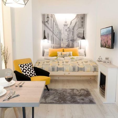 Luxury Studio 24 Γκιόρ Εξωτερικό φωτογραφία