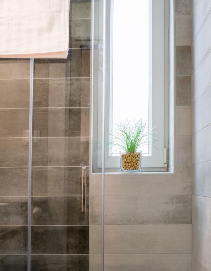 Luxury Studio 24 Γκιόρ Εξωτερικό φωτογραφία