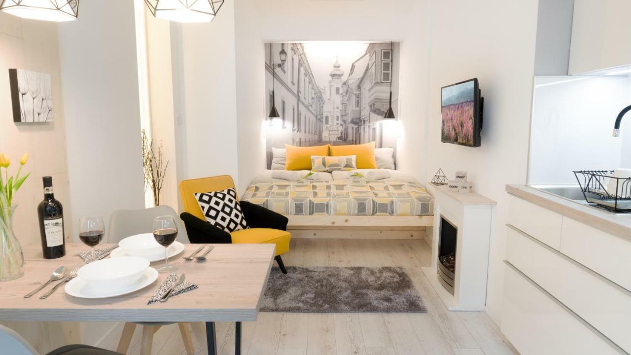 Luxury Studio 24 Γκιόρ Εξωτερικό φωτογραφία