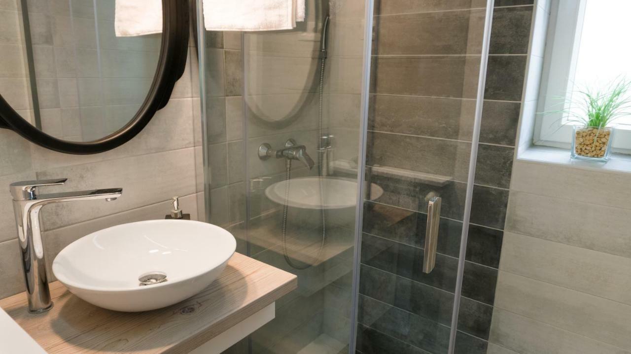 Luxury Studio 24 Γκιόρ Εξωτερικό φωτογραφία