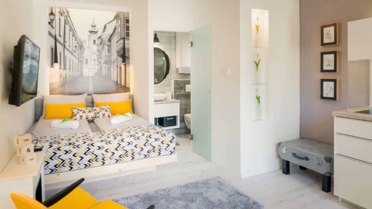 Luxury Studio 24 Γκιόρ Εξωτερικό φωτογραφία